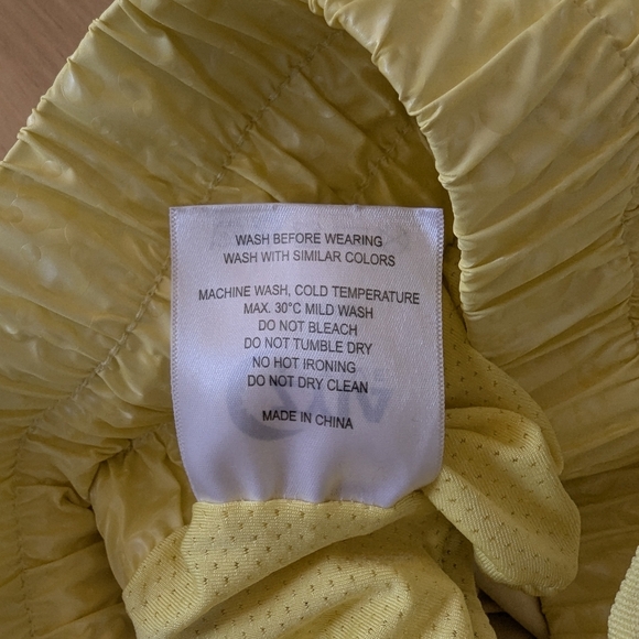 Zyia Active Fizzy Lemon Bubbles Hi-Rise Bomber Athletic Shorts - Picture 9 of 10